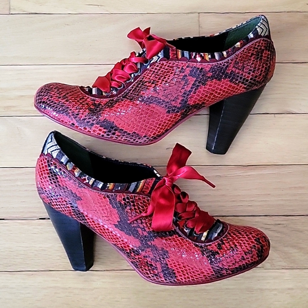 POETIC LICENCE lace-up red heels size 8.5